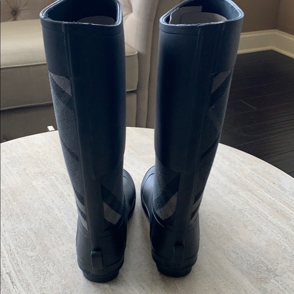 Burberry Check Panel Rain Boots Charcoal - Picture 5 of 12